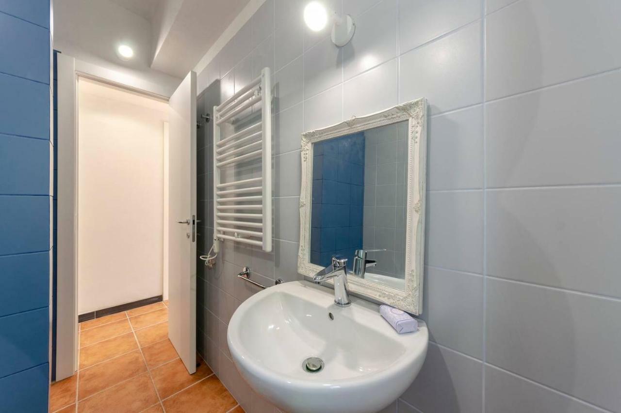 Joivy Family Flat With Little Patio, Cinque Terre Apartment Вернаца Екстериор снимка