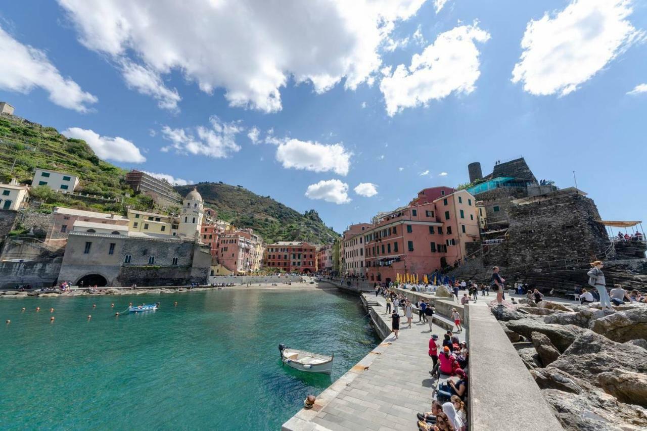 Joivy Family Flat With Little Patio, Cinque Terre Apartment Вернаца Екстериор снимка