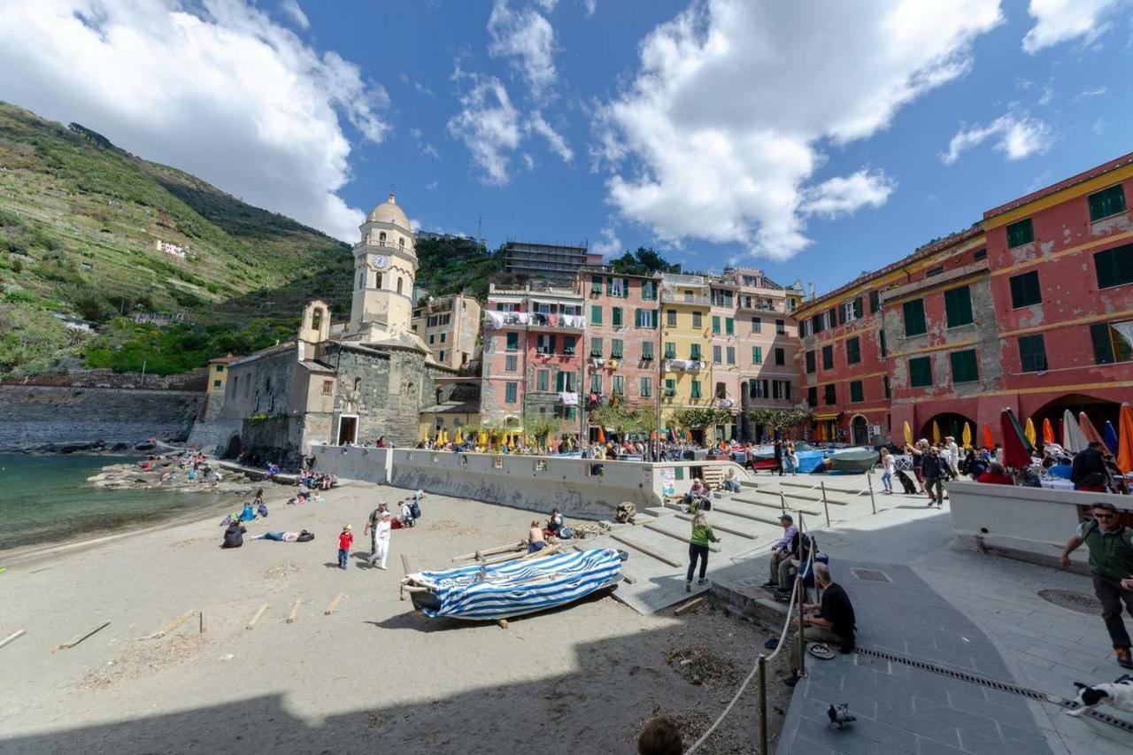Joivy Family Flat With Little Patio, Cinque Terre Apartment Вернаца Екстериор снимка