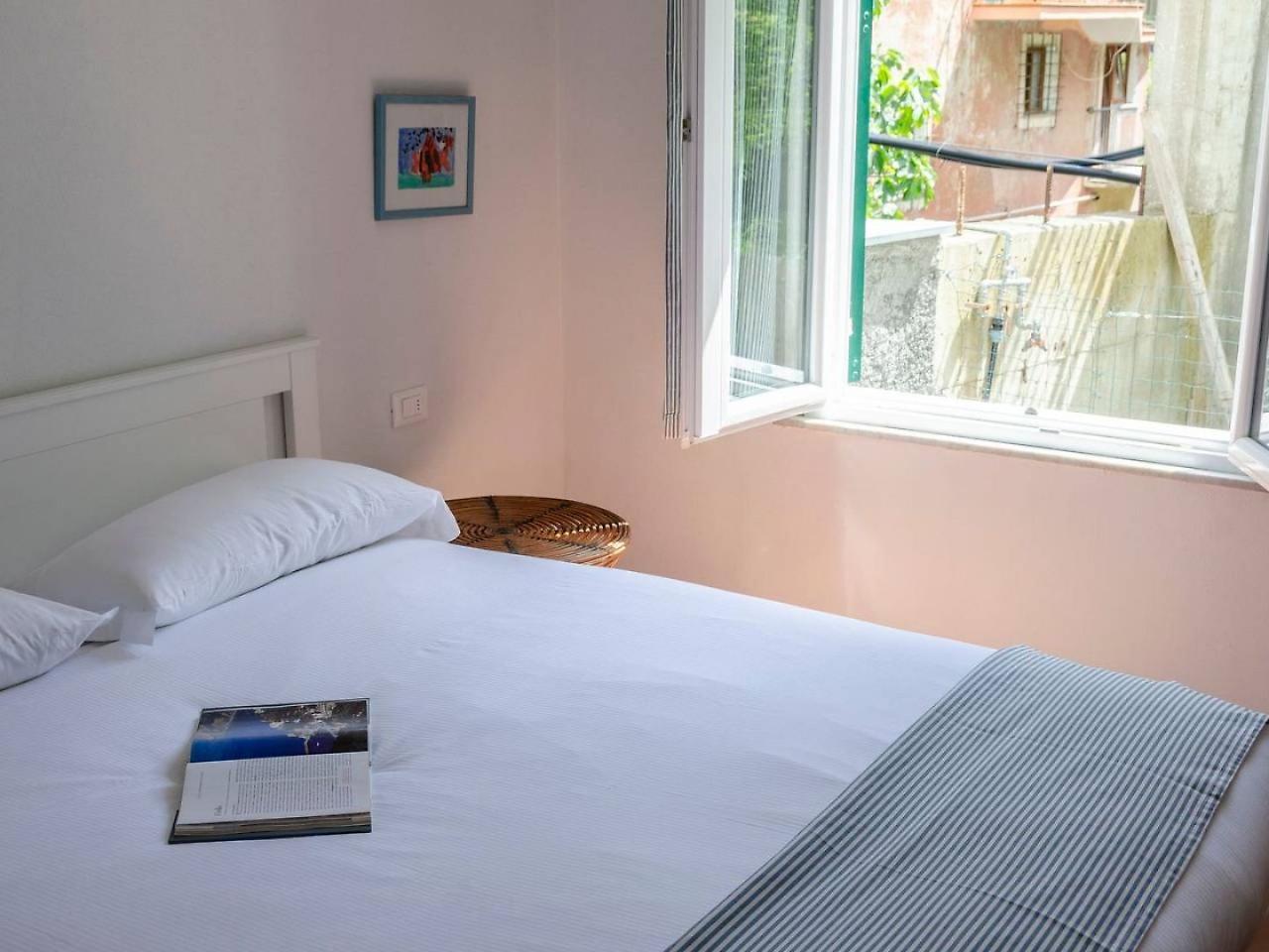 Joivy Family Flat With Little Patio, Cinque Terre Apartment Вернаца Екстериор снимка