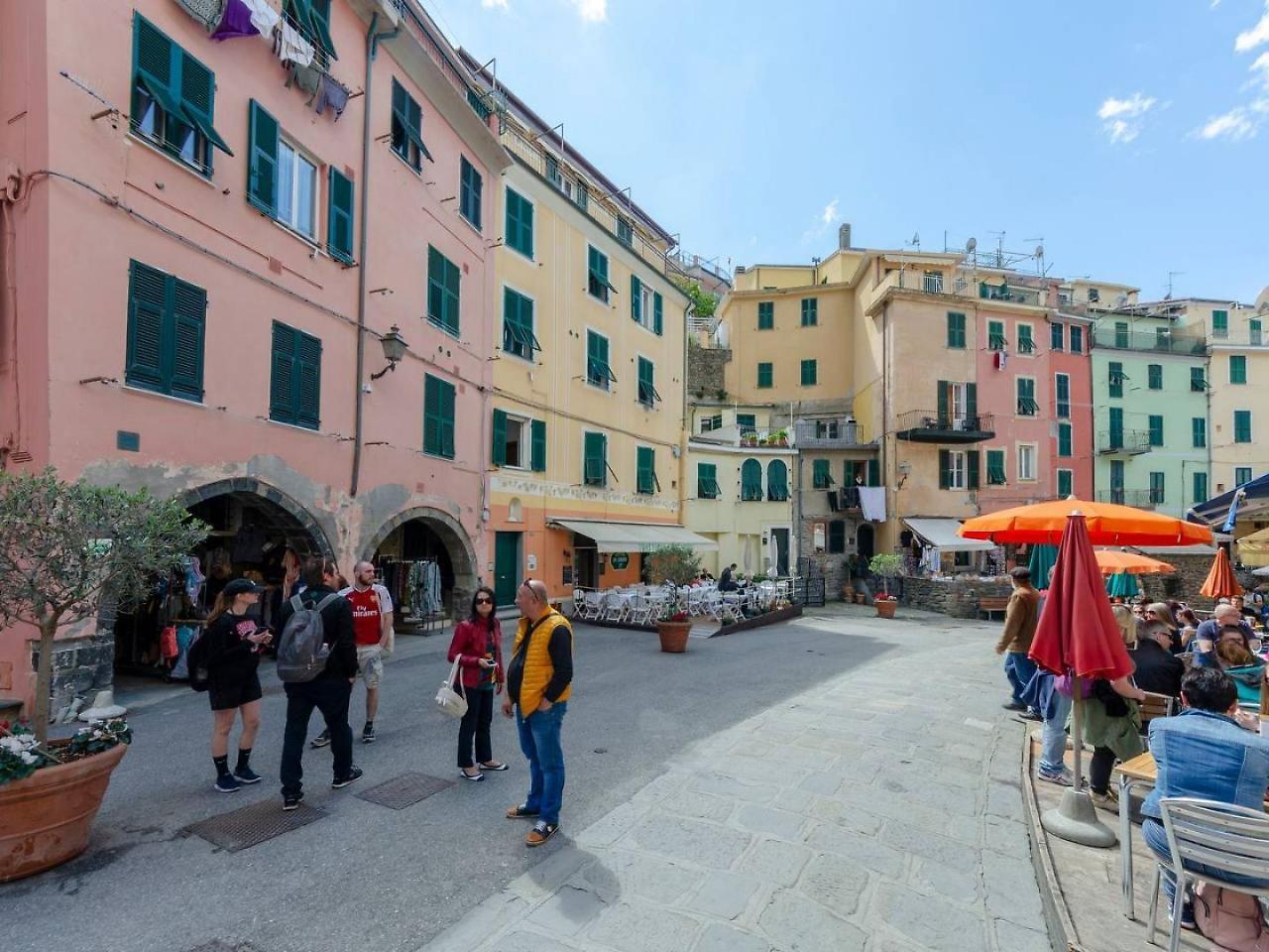 Joivy Family Flat With Little Patio, Cinque Terre Apartment Вернаца Екстериор снимка