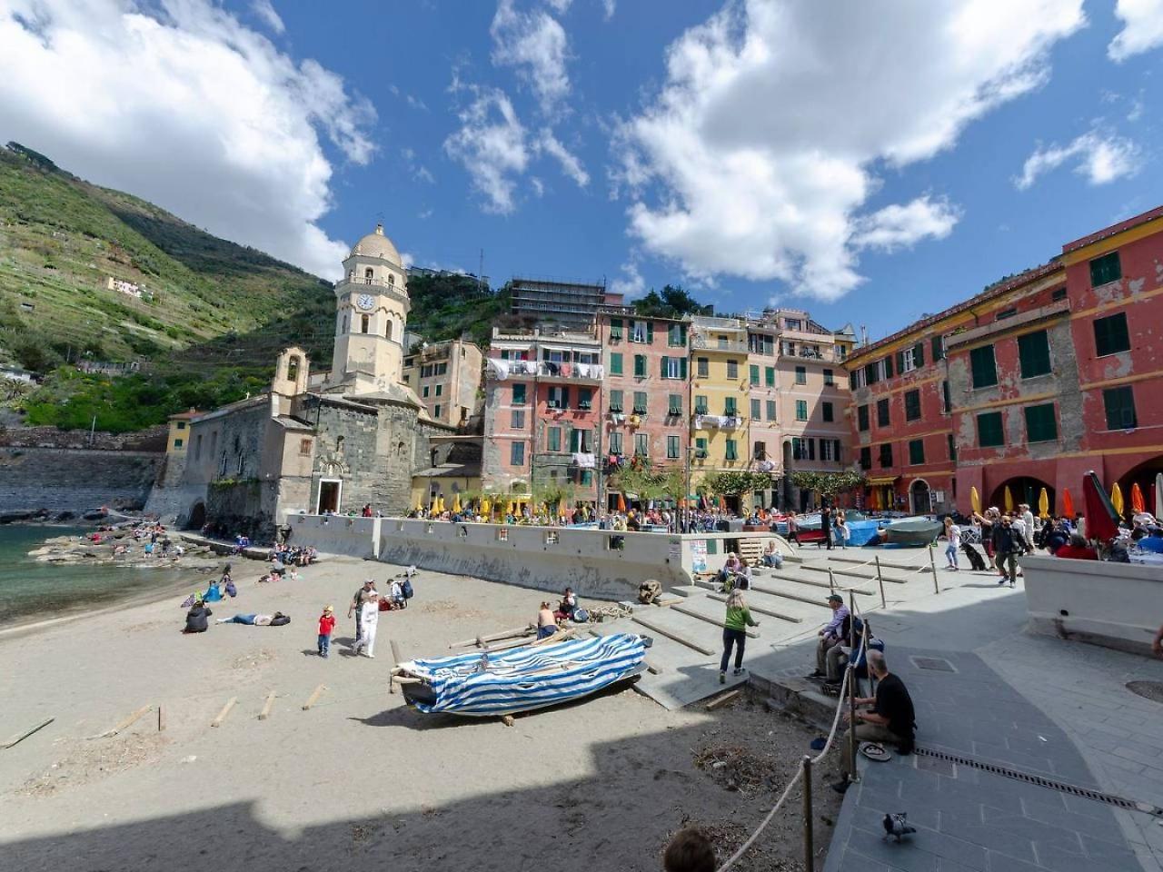 Joivy Family Flat With Little Patio, Cinque Terre Apartment Вернаца Екстериор снимка