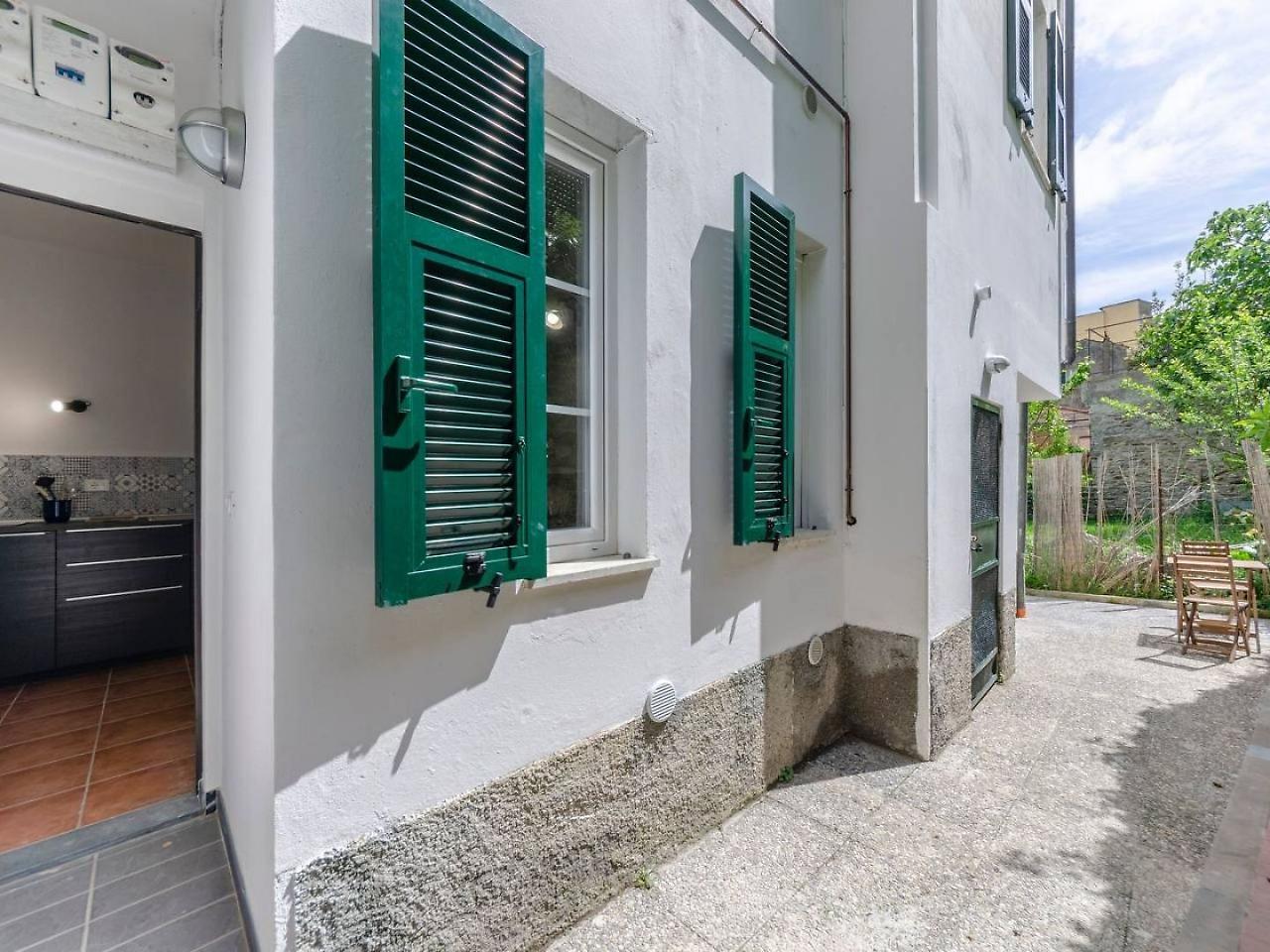 Joivy Family Flat With Little Patio, Cinque Terre Apartment Вернаца Екстериор снимка